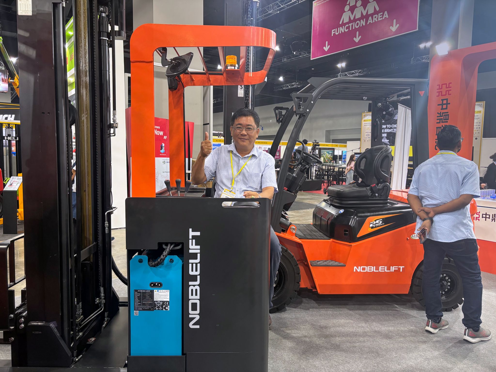 Trải nghiệm của khách hàng tại triển lãm Noblelift ở Malaysia 